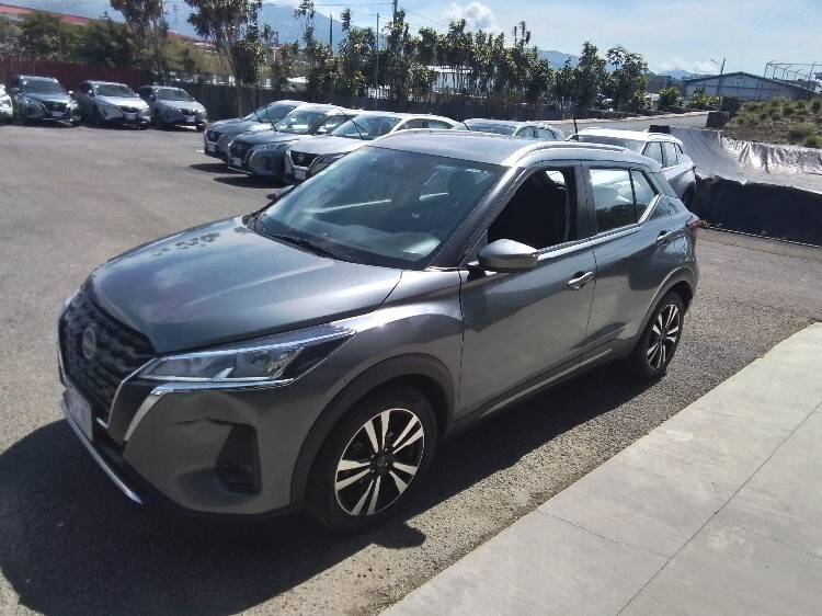 NISSAN KICKS