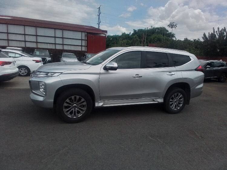 MITSUBISHI MONTERO