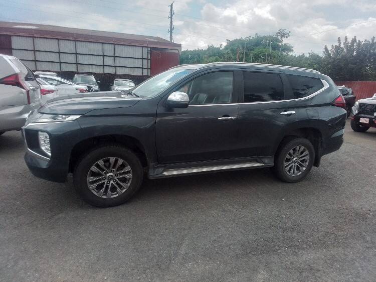 MITSUBISHI MONTERO