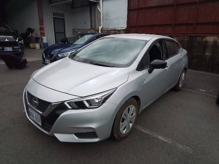 NISSAN VERSA