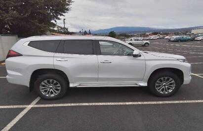 MITSUBISHI MONTERO